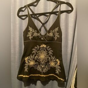 Black top with flower Embroidery side zip